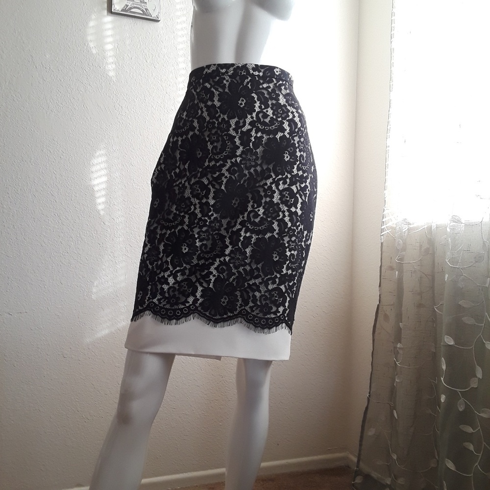 🔥SALE 🔥The Limited Scandal lace Skirt 2 - Picture 7 of 7